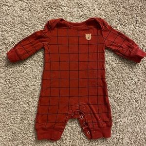 Carter’s 3 month one-piece long sleeve romper w/ teddy 🧸 Brown / maroon